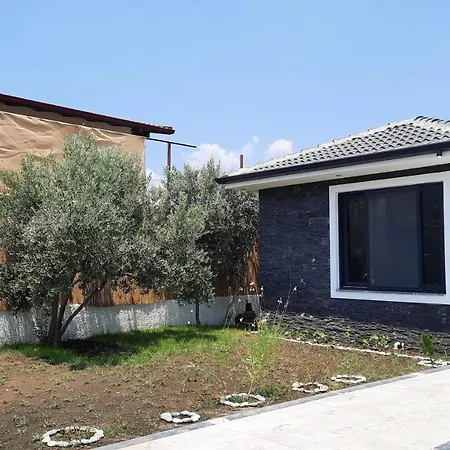 Villa Elif Βίλα