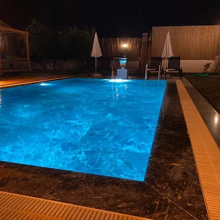 Villa Elif Βίλα *